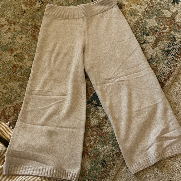 LESET Women´s Beige Cropped Knit Pants